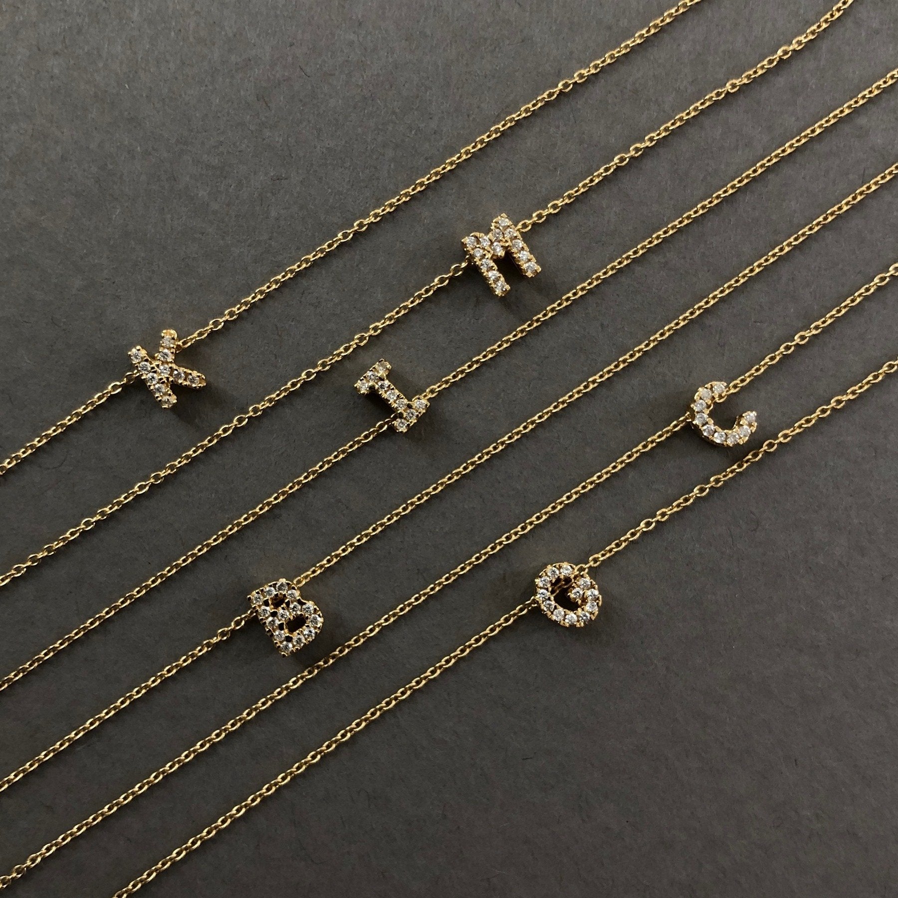 Shine, 18-karat Yellow Gold Necklace with Diamond Pendant - W